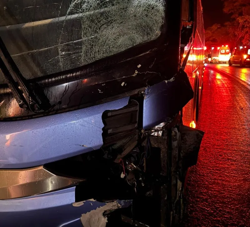 Colisão entre motocicleta e ônibus na BR-259 em Colatina deixa dois mortos na noite de domingo (5)