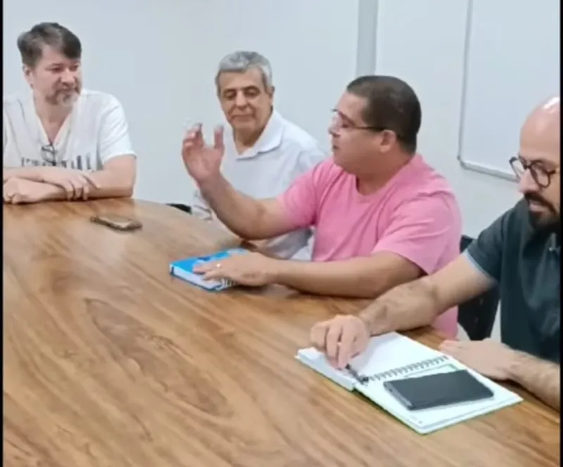 Vereador Ferreirinha em reunião, propõe avanços na educação, com o formato e o modelo do Programa Escola do Futuro em Colatina