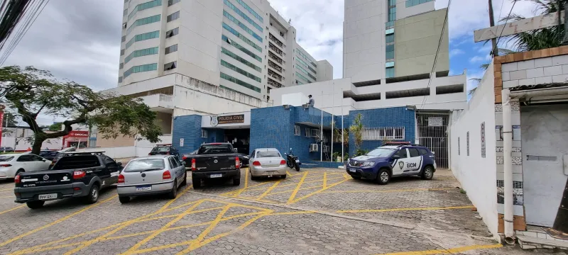 Pai de médico de Linhares, que morreu após infarto no RS, é preso no velório do filho por estupro