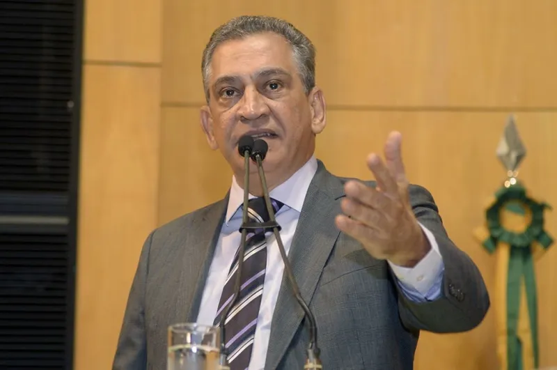 Justiça determina retorno de procurador afastado em Barra de São Francisco e impõe multa ao prefeito Enivaldo dos Anjos
