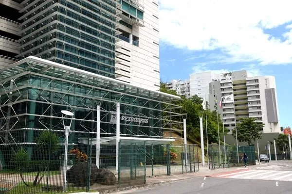 Petrobras anuncia contratação de 1.780 novos empregados em 2025; ES está entre os Estados contemplados