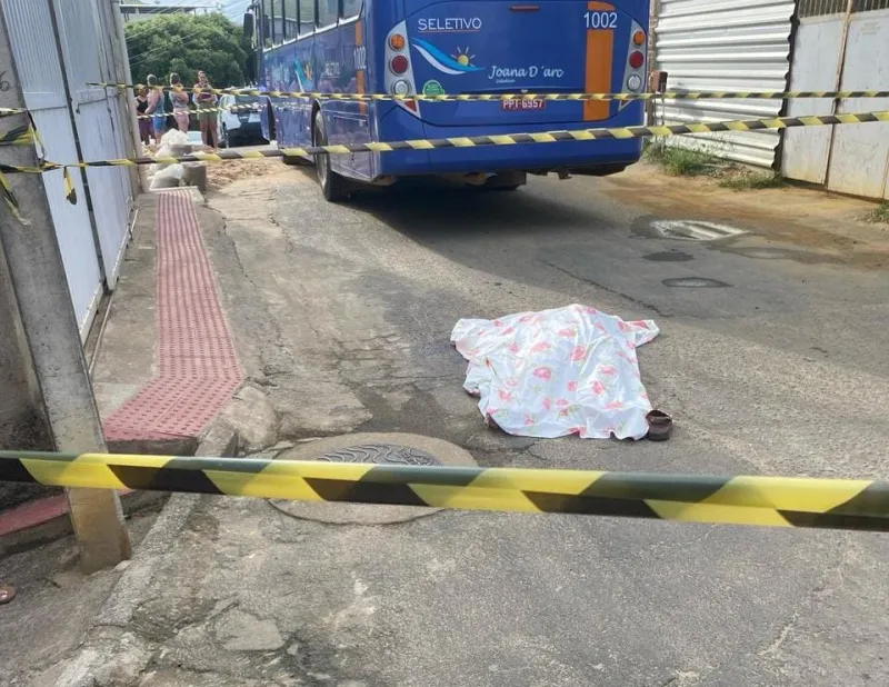 Mulher morre esmagada por ônibus nesta quinta-feira (27), em Colatina