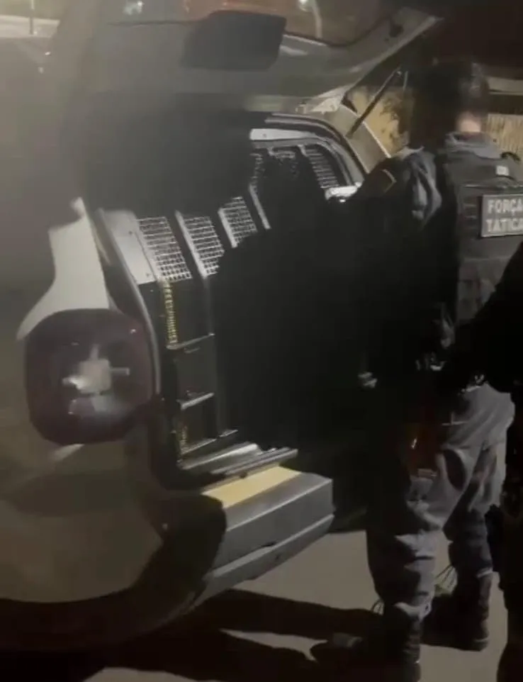 Vídeo: Polícia Militar apreende menor de idade suspeito de homicídio no bairro Ayrton Senna