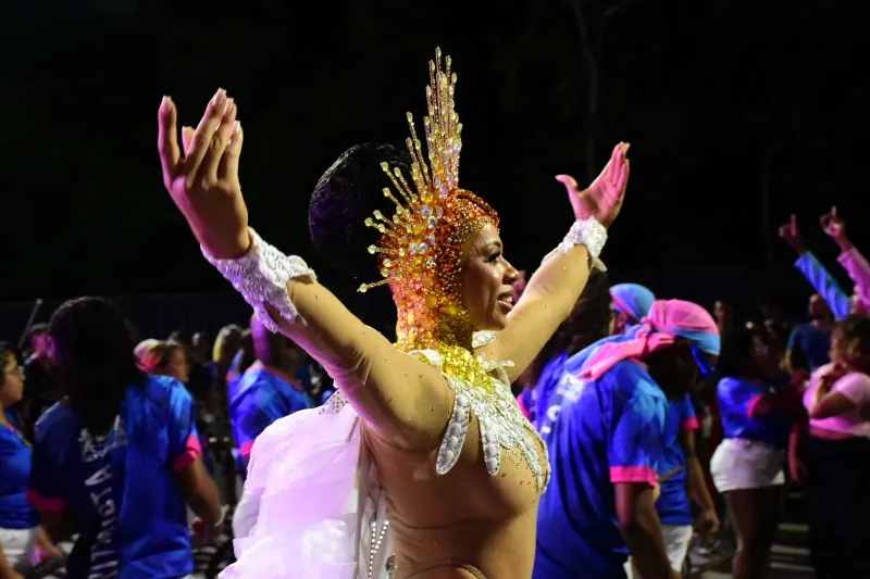 Novo Império promete desfile grandioso inspirado na boemia do Centro de Vitória