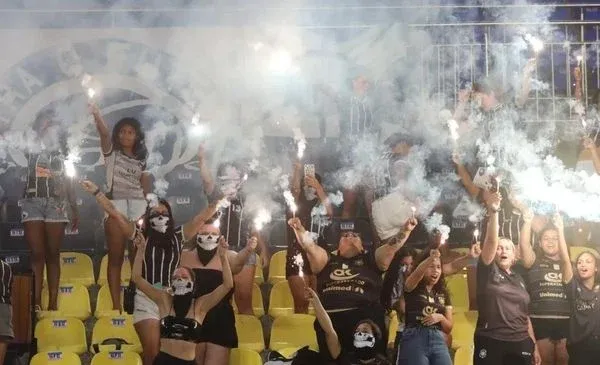 Rio Branco é multado por uso de sinalizadores por sua torcida em clássico