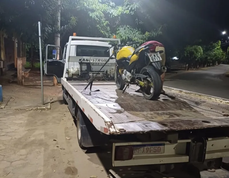 Veículo roubado é recuperado pela Polícia Militar, em Marilândia