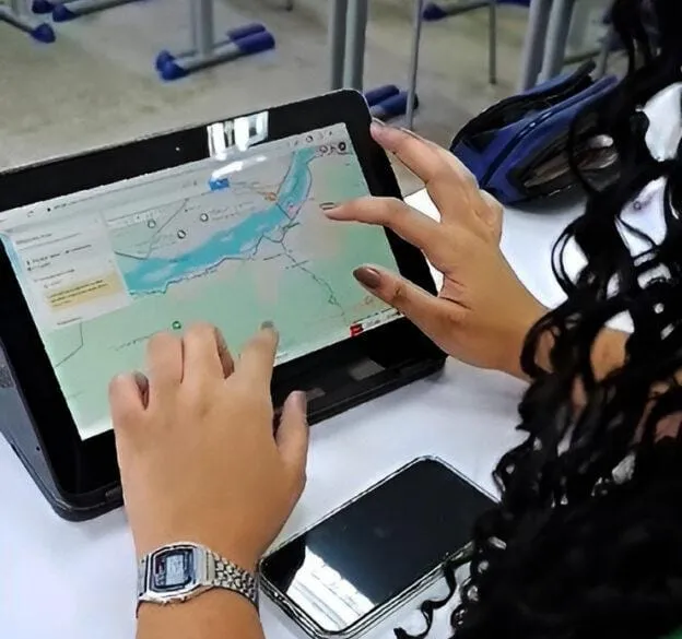 Projeto “Geografia das Emoções” une tecnologia e afetividade na Escola Estadual Honório Fraga, em Colatina