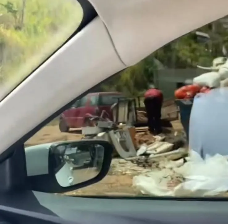 Vídeo: morador flagra descarte irregular de lixo em Honório Fraga, em Colatina, e cobra ação das autoridades