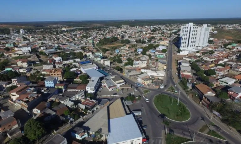 Prefeitura de Aracruz propõe criação de 226 novos cargos comissionados; impacto previsto ultrapassa R$ 49 milhões até 2027
