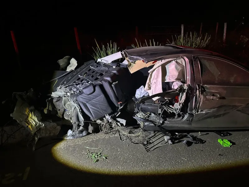 motorista é encontrado nu dentro do carro após fuga, perseguição e acidente em Colatina