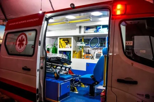 Motociclista e carona ficam feridos após colisão com carro que fugiu sem prestar socorro em Colatina