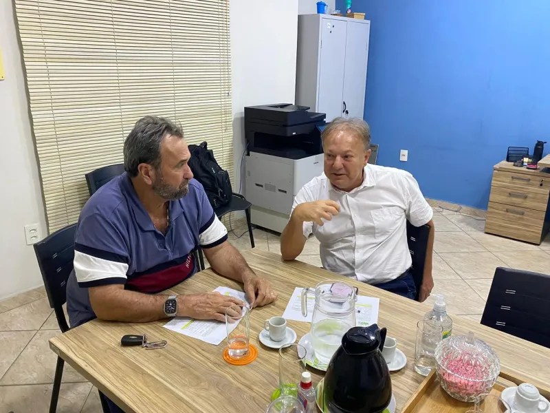 Secretário Guerino Balestrassi e prefeito Marcos Guerra discutem destinação de resíduos sólidos para 22 municípios da Região Doce Oeste