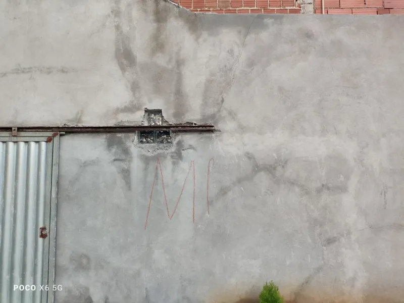 Comunidade: moradores de Novo Horizonte e Honório Fraga denunciam homem desconhecido marcando casas com a letra “M”