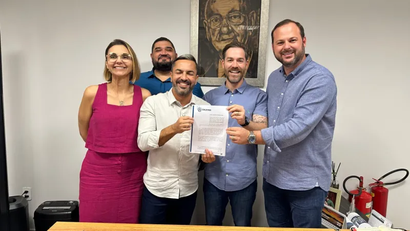 Contrato para doação do terreno do novo Hospital Silvio Avidos é assinado em Colatina, após meses de impasses e indefinições