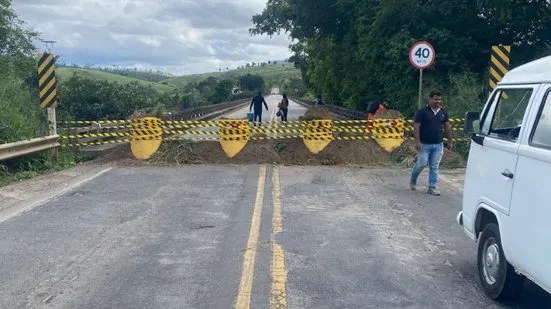 Atenção, motoristas do Norte e Noroeste do ES: ponte da BR-101 no Sul da Bahia é interditada sem previsão de liberação