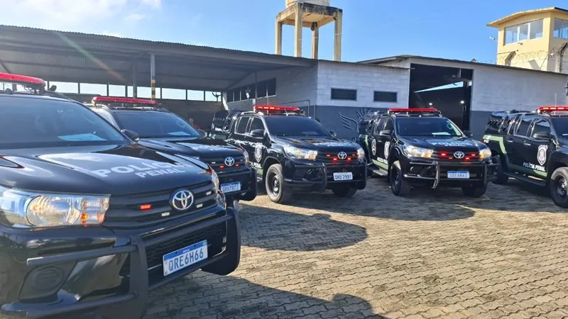 Detentos reformam viaturas e projeto de ressocialização ganha destaque em Linhares