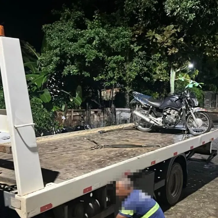Homem é preso após perseguição policial por direção perigosa e placa adulterada em Colatina
