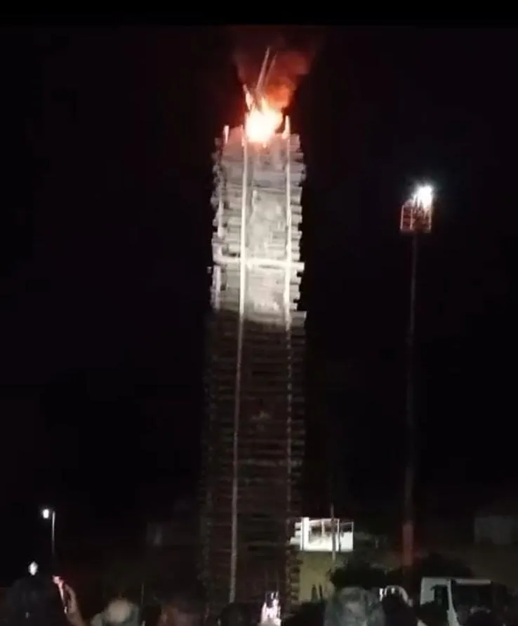 Vídeo: maior fogueira de festa junina do ES é acesa em Marilândia e se torna atração espetacular do 1º São João da cidade