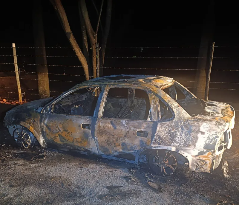 Carro é incendiado em Marilândia, e polícia investiga ação criminosa