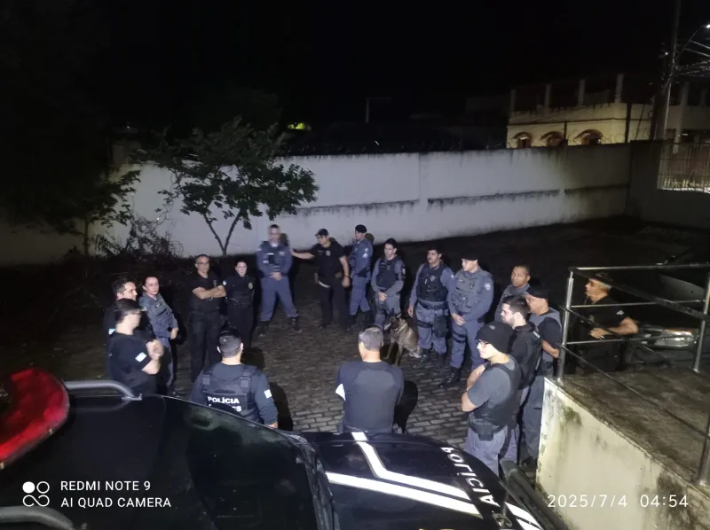 Operação policial em Pancas prende quatro pessoas e apreende drogas e celulares no bairro Operário