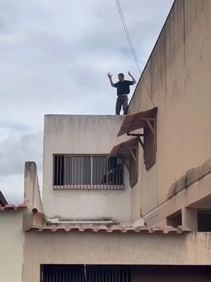 Vídeo mostra prisão de homem que invadiu casa e furtou joias em Baixo Guandu