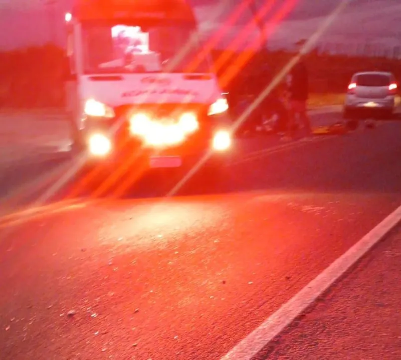 Motociclista fica gravemente ferido em acidente na BR-259, próximo ao Ifes Itapina, em Colatina