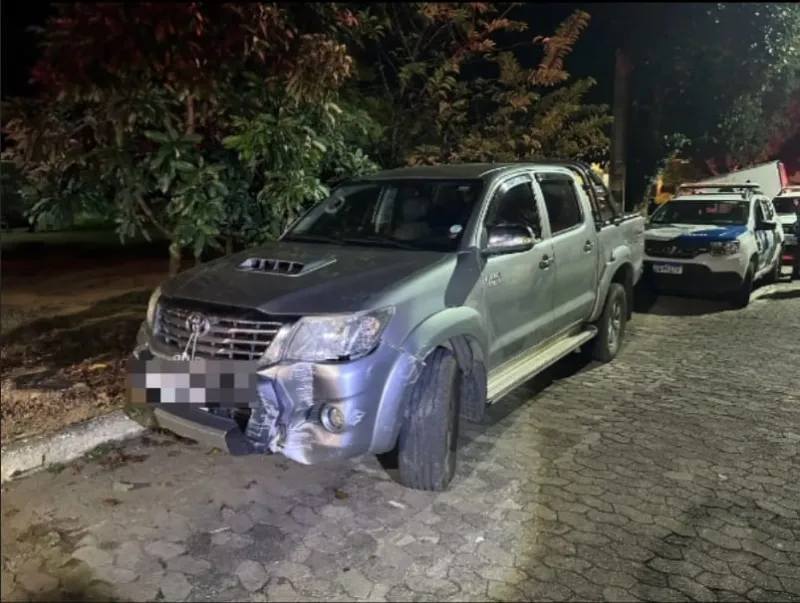 Motorista embriagado colide contra muro e provoca acidente com três veículos em Colatina