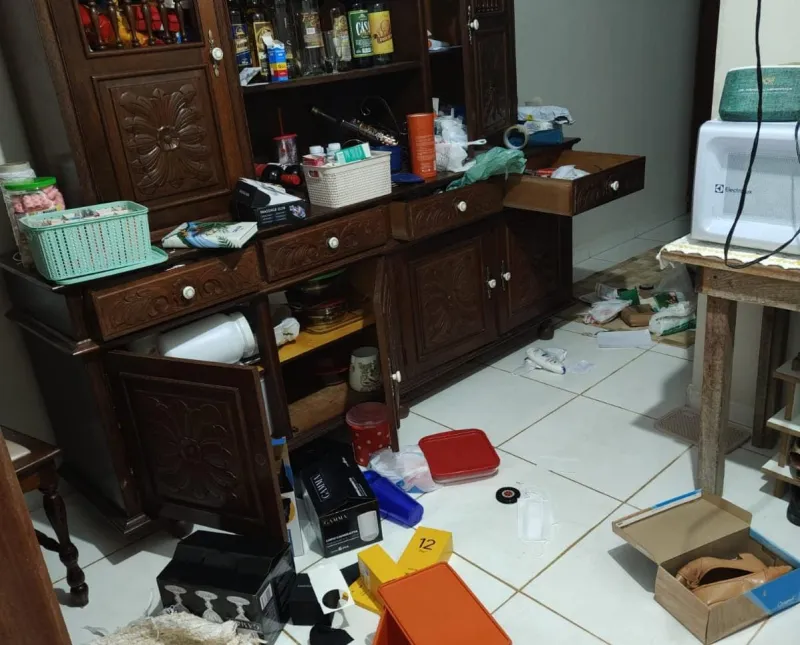 Família encontra casa revirada e dinheiro furtado na zona rural de Colatina