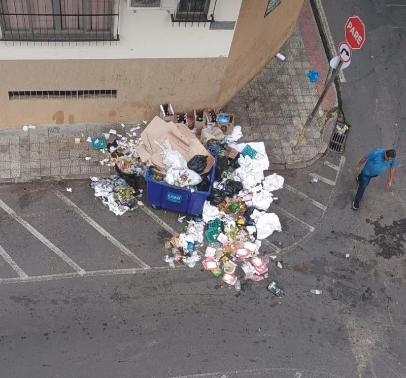 Comunidade: acúmulo de lixo no bairro Vila Nova, em Colatina, gera críticas de moradores