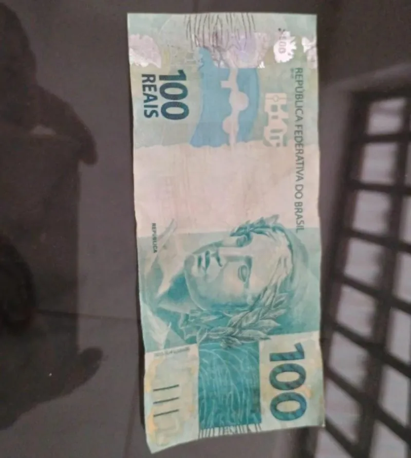 Comerciantes denunciam circulação de notas falsas de R$ 100 em festa de Colatina