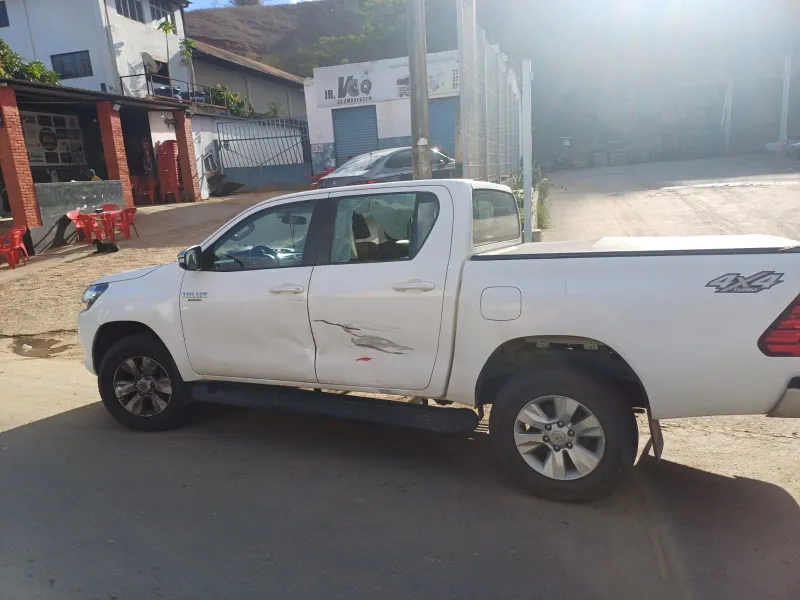 Motociclista fica gravemente ferido em colisão com caminhonete em Colatina