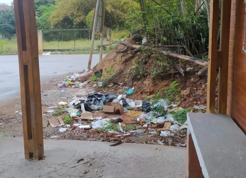 Comunidade: moradores de bairro em Colatina denunciam precariedade na coleta de lixo