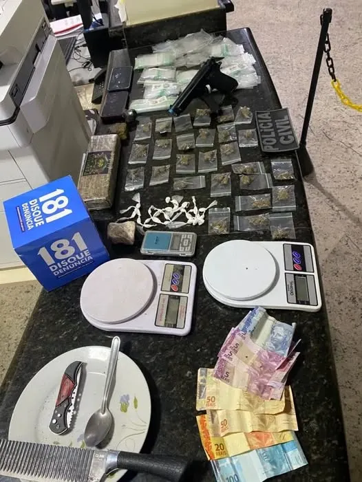 Trio é preso por tráfico de drogas e ameaças a moradores em Rio Bananal