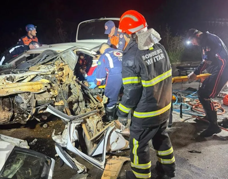 Acidente na ES-080 em Colatina deixa cinco feridos após motorista colidir com cavalo e outro carro