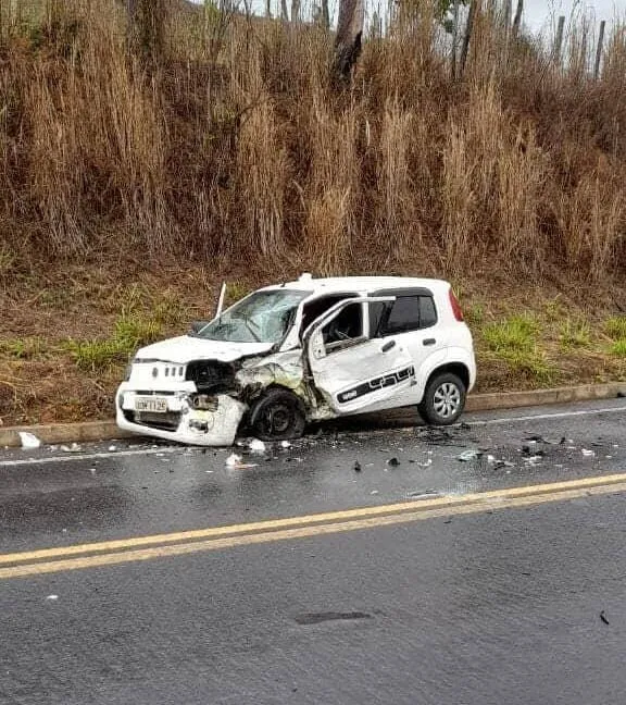 Vídeo: acidente em Colatina deixa motorista ferido após veículo derrapar em pista com óleo