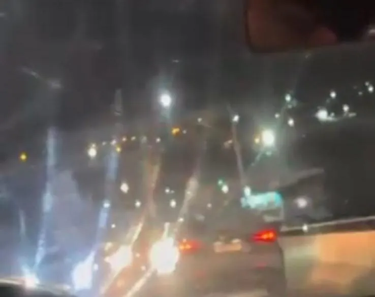 Vídeo: carro quase colide com viatura da PM durante ultrapassagem irregular na ponte de Colatina