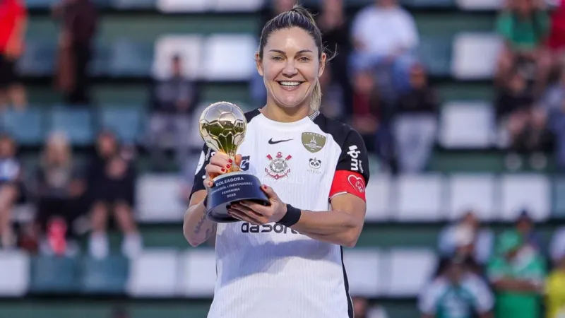 Capixaba de Itaguaçu Gabi Zanotti faz história e ergue o sexto título da Libertadores Feminina pelo Corinthians