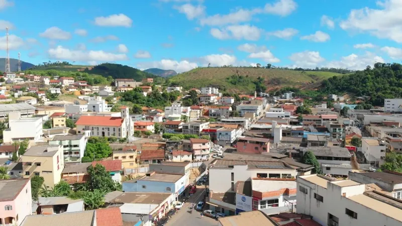 Justiça Eleitoral cassa mandatos do prefeito e vice de Vila Valério por abuso de poder e uso indevido de bens públicos