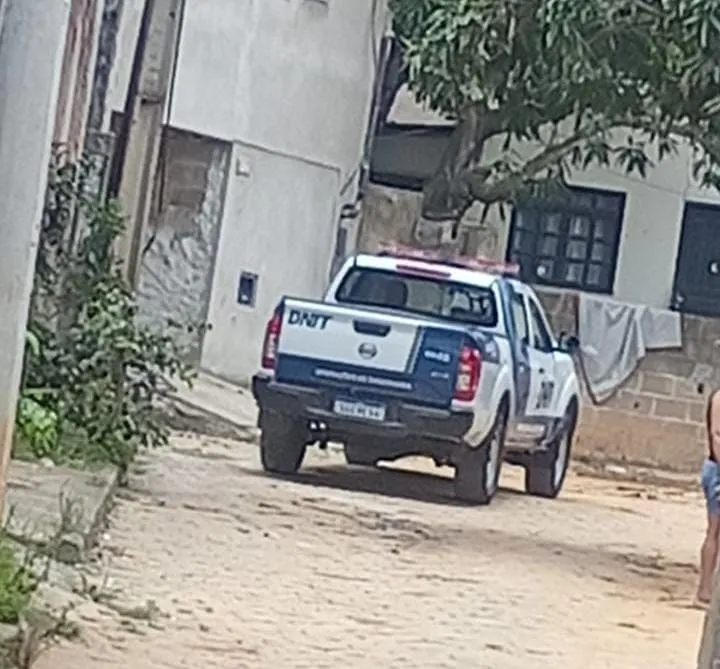 Vídeo: Dnit realiza demolições em área de invasão no bairro Novo Horizonte, em Colatina
