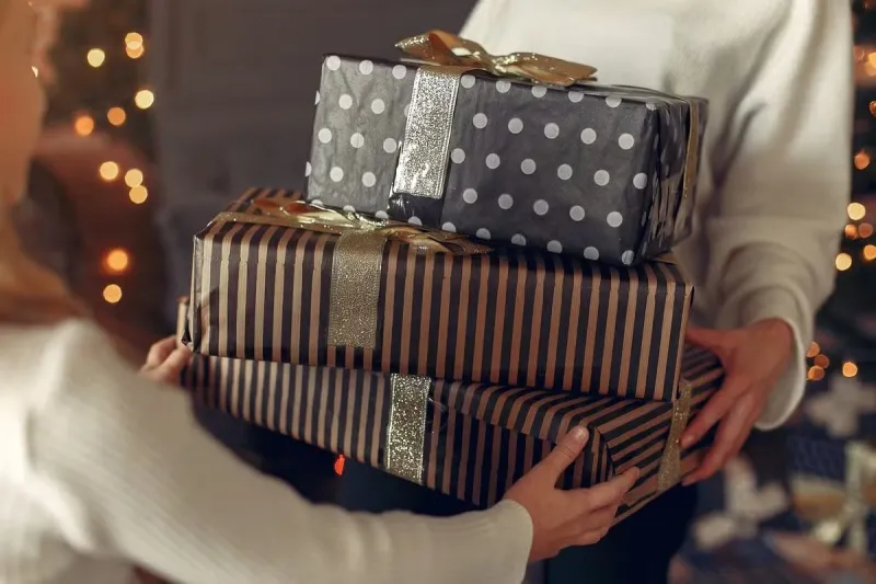 Troca de presentes após o Natal: Procon orienta consumidores sobre direitos em Colatina