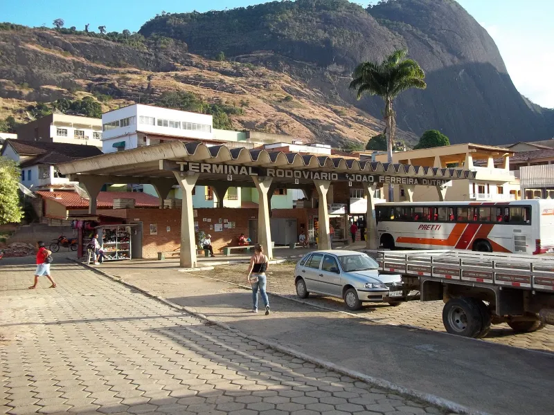 Colatinense tem moto roubada à mão armada em frente à rodoviária de Pancas