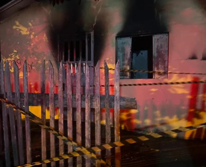 Incêndio atinge residência durante a madrugada em Colatina