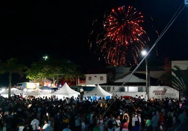 Praias que atraem colatinenses e moradores da região terão virada com shows e fogos. Veja a programação