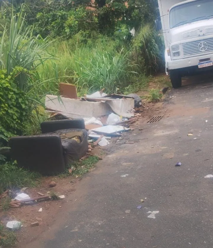 Moradores do bairro Colúmbia cobram limpeza e varrição em Colatina