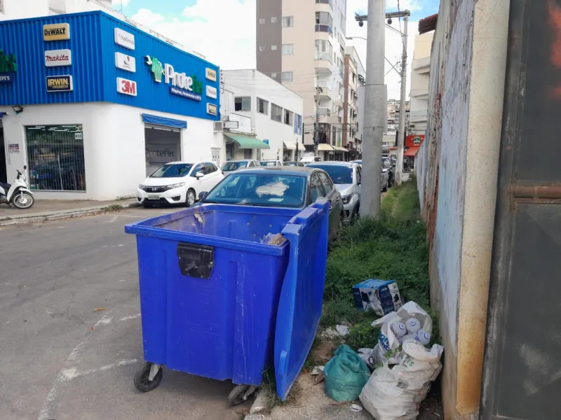 “O que está acontecendo com Colatina?” Moradores cobram limpeza urbana e denunciam abandono em ruas e calçadas