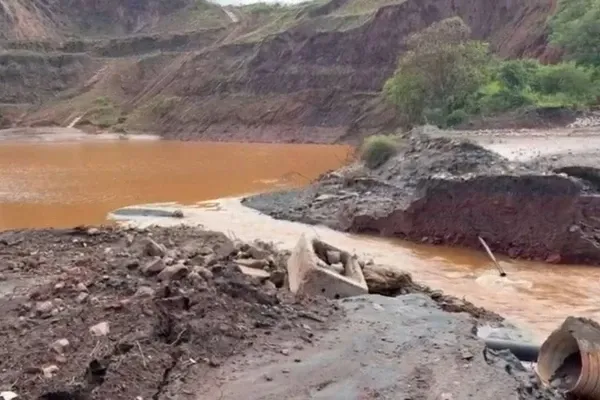 Estrutura da Vale transborda em MG e lama atinge área da CSN sete anos após Brumadinho