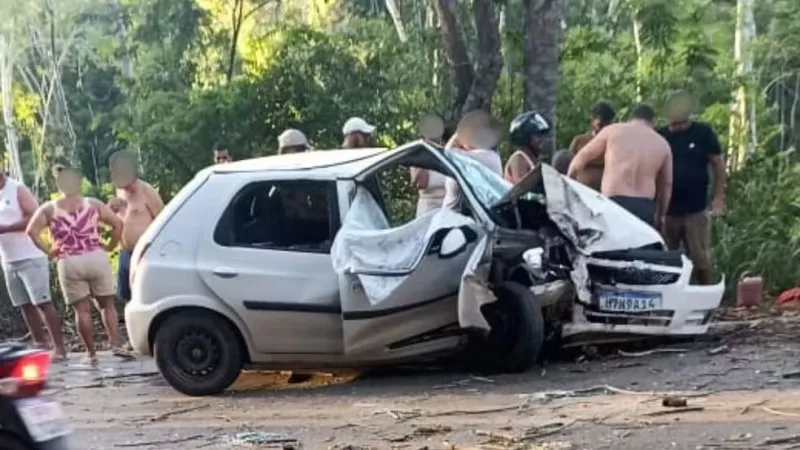 Homem morre após carro bater em árvore na zona rural de São Gabriel da Palha