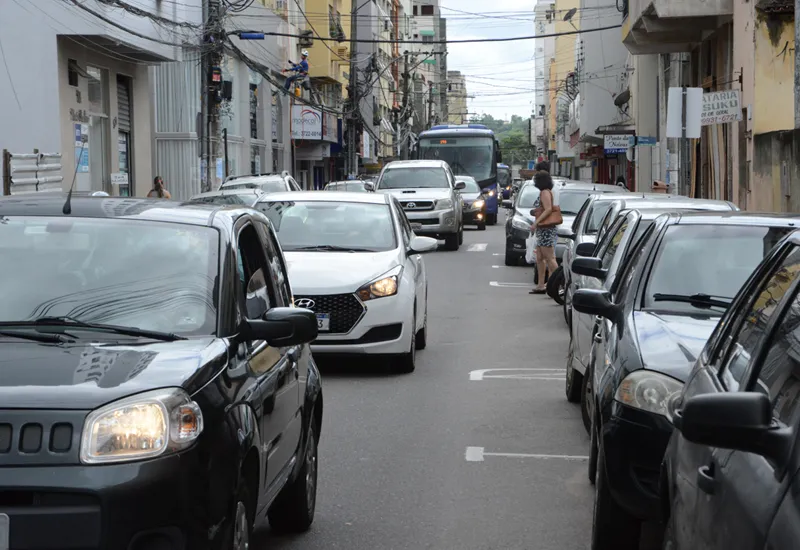 Pais de autistas pedem vagas exclusivas de estacionamento em Colatina para garantir segurança e inclusão