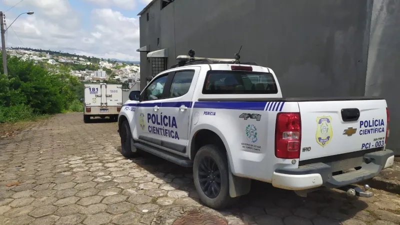 Corpo é encontrado escondido debaixo de cama em alojamento de empresa no bairro Moacir Brotas, em Colatina