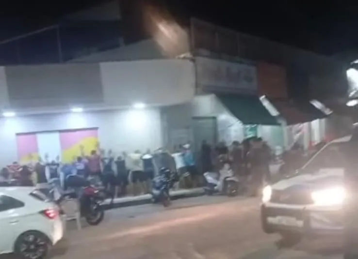 Polícia flagra venda de lança-perfume em ponto conhecido em Colatina